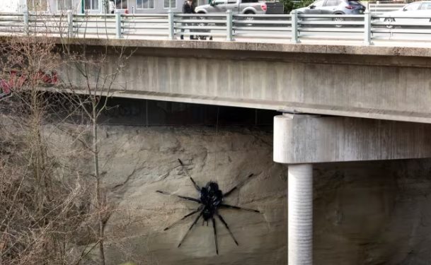 Unsanctioned Spider Sculpture Junko Playtime